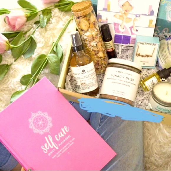 Copy - For @Dillpicky - Stuff-a-Box Mystery Bundle (up to 5Lbs) - Picture 1 of 7